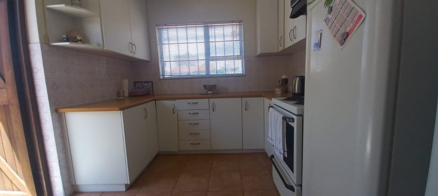 3 Bedroom Property for Sale in Grassy Park Western Cape